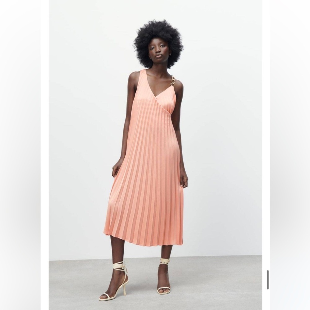 Zara pleated Midi Dress 👗